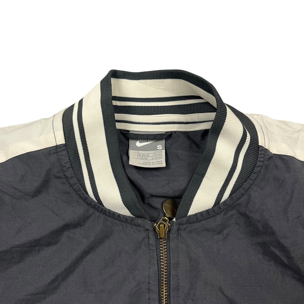 Nike Vintage Jacke Windbreaker Größe (S)